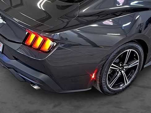 Used 2024 Ford Mustang Coupe RWD image 13