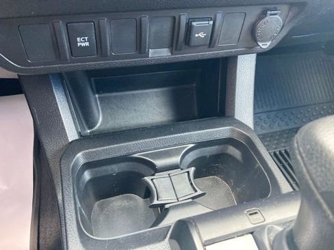 Certified 2023 Toyota Tacoma SR AWD/4WD image 30