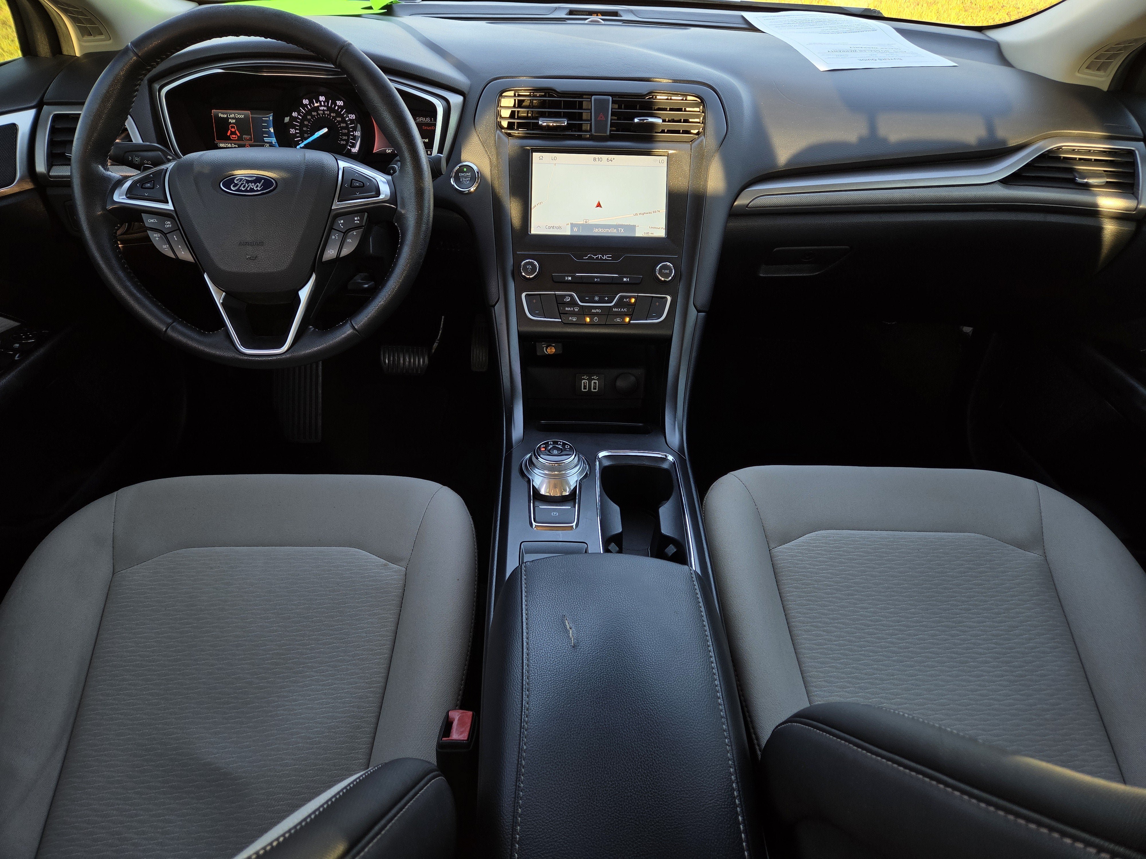 Used 2019 Ford Fusion SE w/ Equipment Group 151A FWD image 11