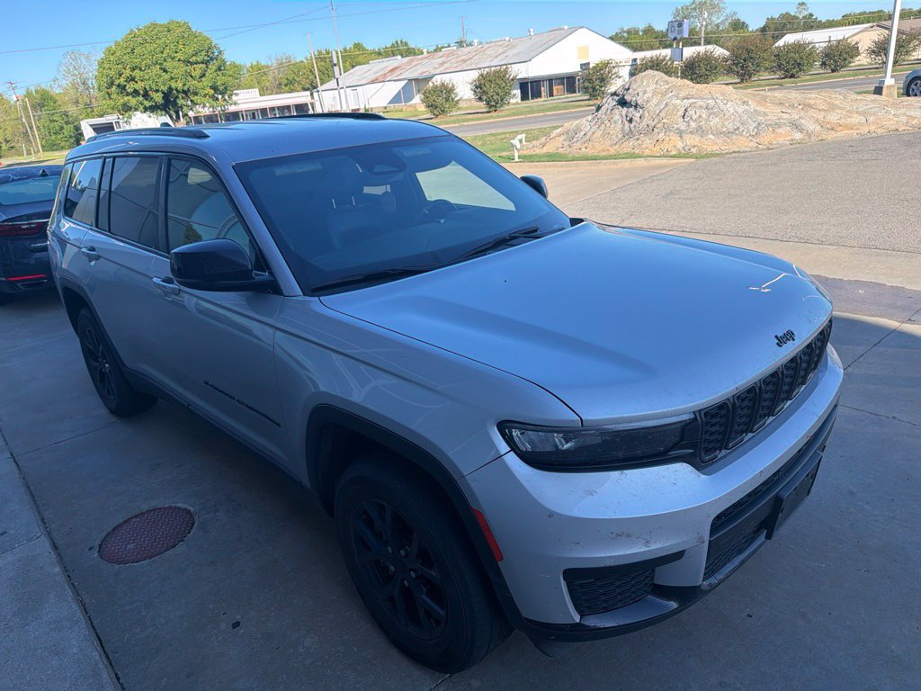 Used 2024 Jeep Grand Cherokee L Laredo AWD/4WD image 3