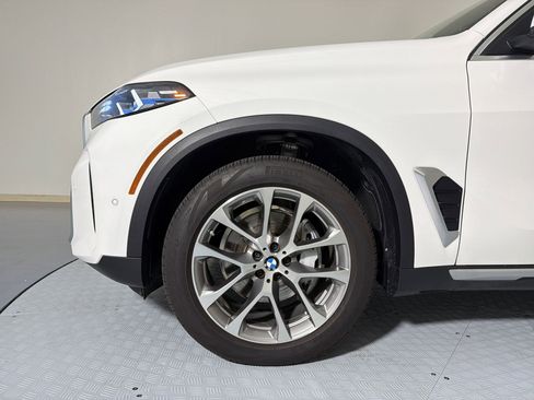 Used 2025 BMW X5 xDrive40i w/ Parking Assistance Package AWD/4WD image 10