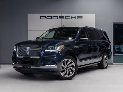 Used 2022 Lincoln Navigator L Reserve AWD/4WD image 1