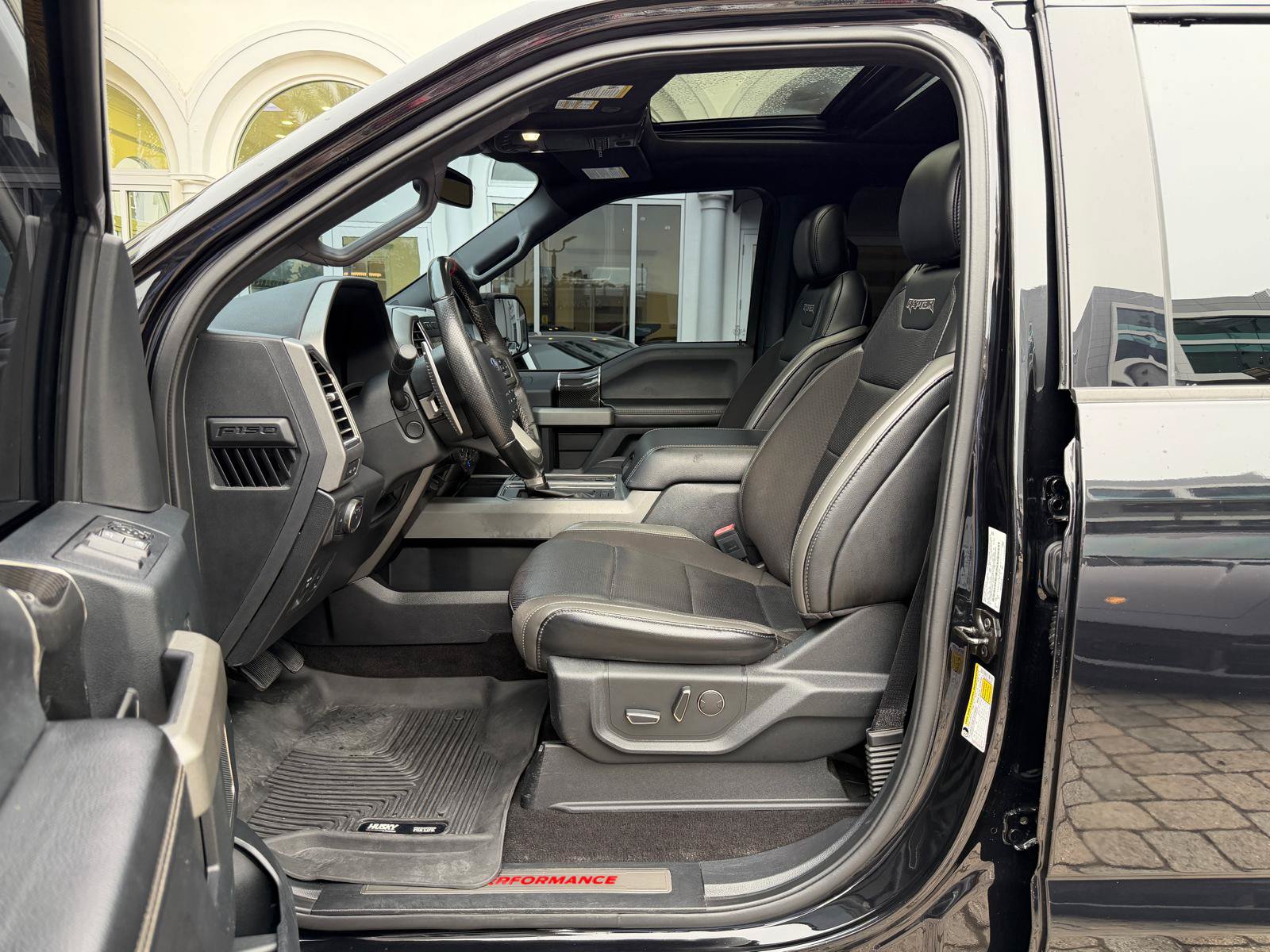 Used 2019 Ford F150 Raptor w/ Equipment Group 802A Luxury AWD/4WD image 31