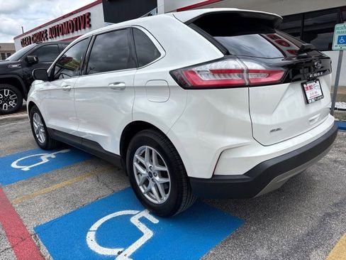 Used 2021 Ford Edge SEL w/ Convenience Package FWD image 3