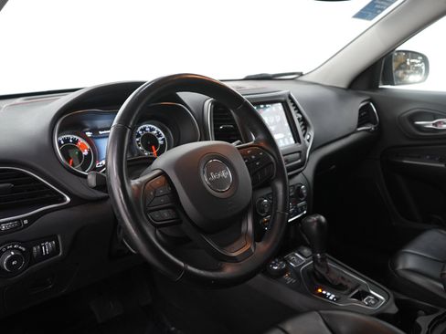 Used 2020 Jeep Cherokee Trailhawk w/ Cold Weather Group AWD/4WD image 24