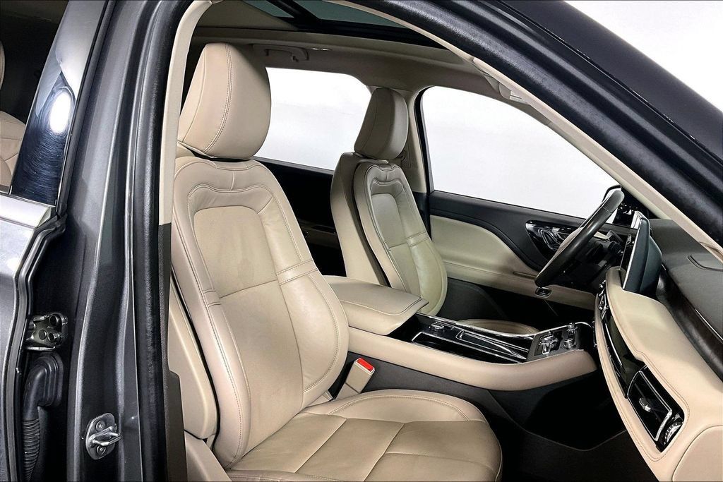 Used 2023 Lincoln Aviator Reserve w/ Equipment Group 201A AWD/4WD image 7