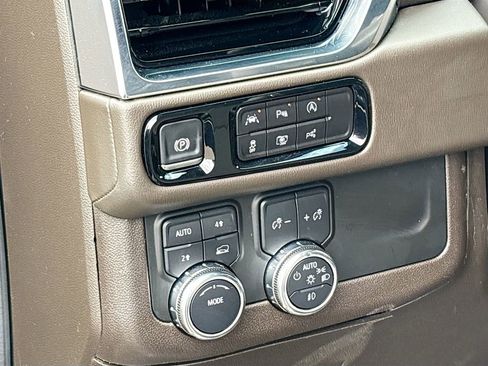 Used 2025 GMC Yukon Elevation AWD/4WD image 10
