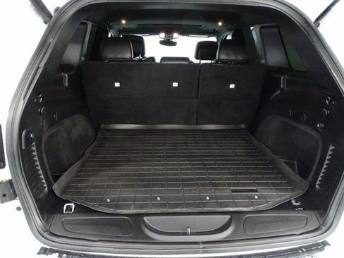 Used 2020 Jeep Grand Cherokee Altitude image 24