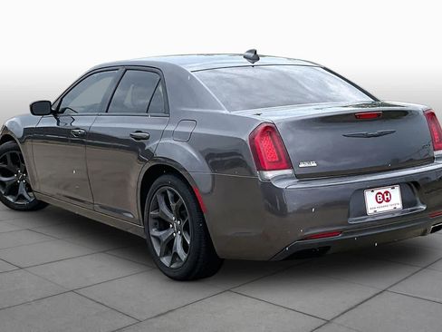 Used 2020 Chrysler 300 Touring w/ Sport Appearance Package RWD image 12