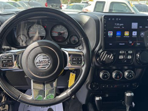 Used 2016 Jeep Wrangler Unlimited Sahara AWD/4WD image 16