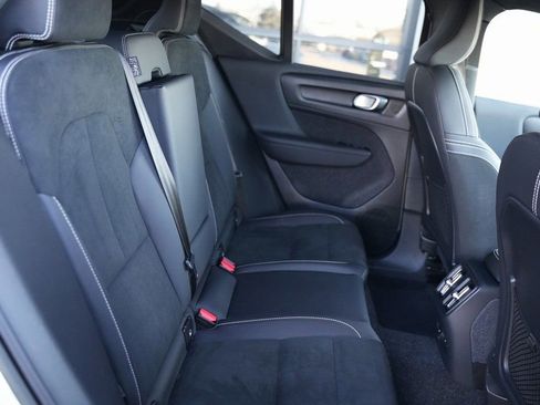 Used 2023 Volvo XC40 Recharge Ultimate image 88