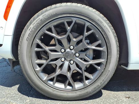 Certified 2024 Jeep Grand Cherokee L Summit AWD/4WD image 8