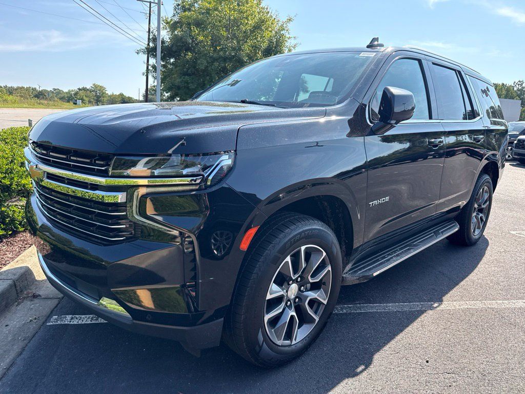 Used 2021 Chevrolet Tahoe LT w/ LT Signature Package RWD image 9