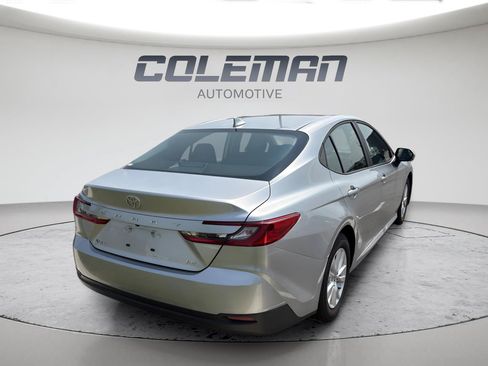 Used 2025 Toyota Camry LE FWD image 6