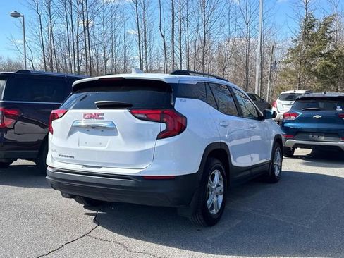 Used 2021 GMC Terrain SLE w/ Driver Convenience Package image 4