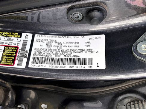 Certified 2019 Toyota Tacoma SR5 image 34