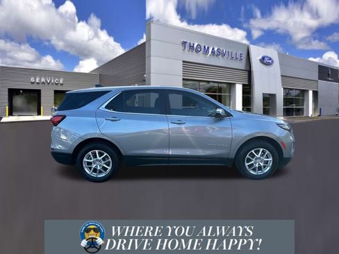 Used 2024 Chevrolet Equinox LT w/ Driver Convenience Package image 2