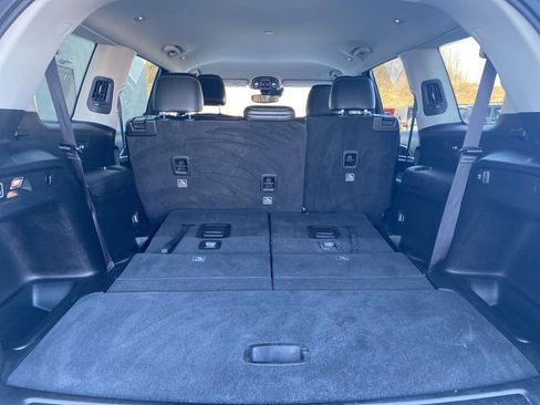 Used 2023 Jeep Grand Cherokee L Limited w/ Black Appearance Package image 21