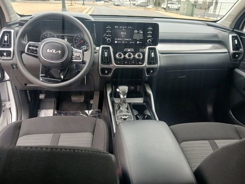 Certified 2023 Kia Sorento LX image 5