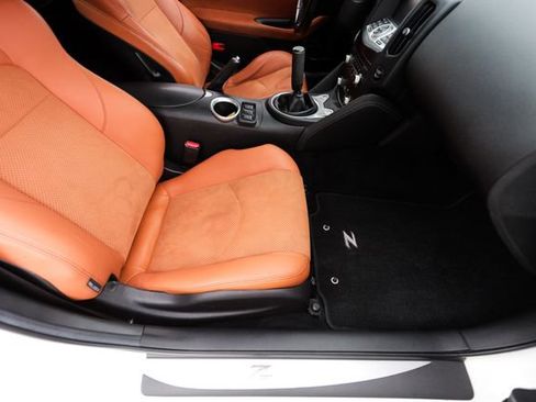 Used 2016 Nissan 370Z Touring RWD image 47
