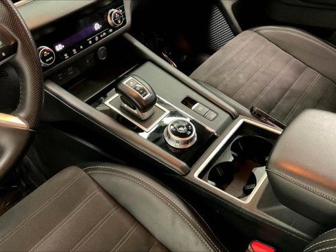 Used 2024 Mitsubishi Outlander SE image 17