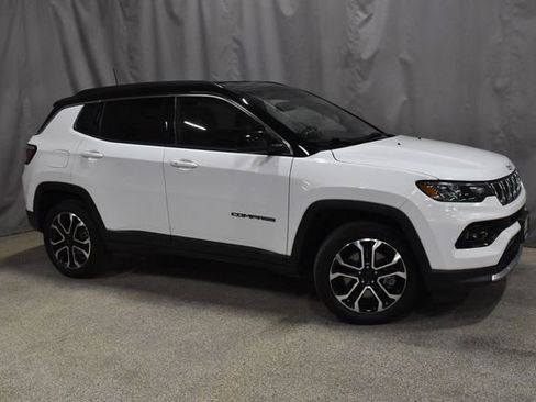 Certified 2023 Jeep Compass Limited image 3