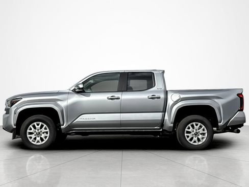 Certified 2025 Toyota Tacoma SR5 image 2