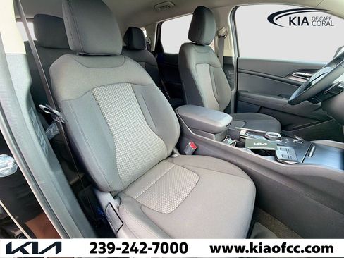 New 2026 Kia Sportage LX FWD image 13