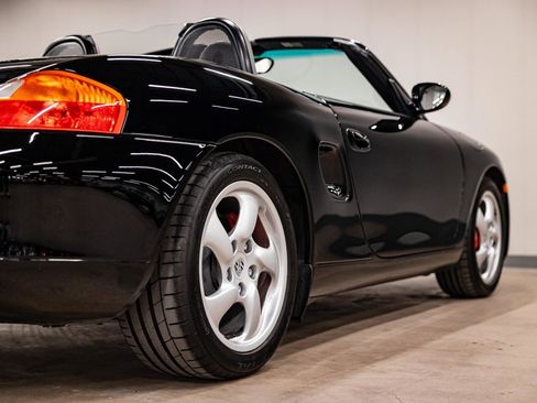 Used 2002 Porsche Boxster S image 34