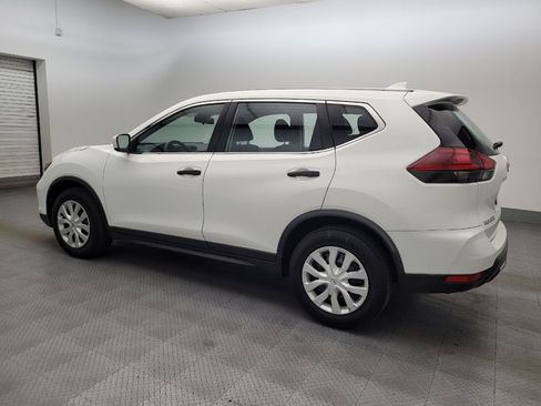 Used 2020 Nissan Rogue S FWD image 3