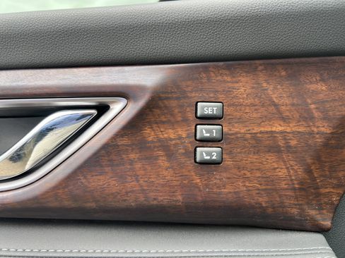 Used 2023 Subaru Ascent Touring AWD/4WD image 6