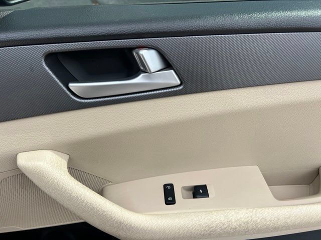 Used 2016 Hyundai Sonata SE FWD image 29