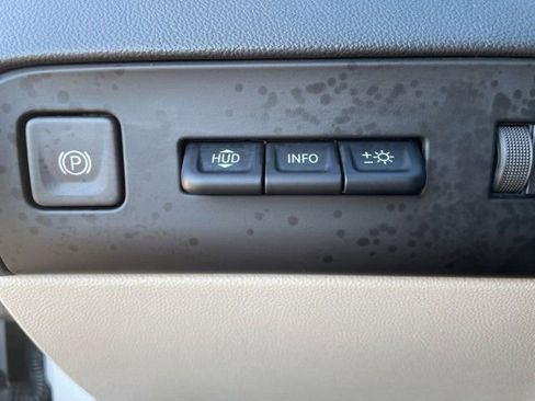 Used 2022 Buick Enclave Avenir image 17