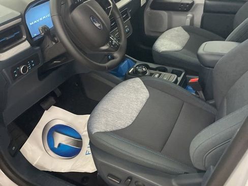 New 2026 Ford Maverick XLT w/ XLT Luxury Package FWD image 9