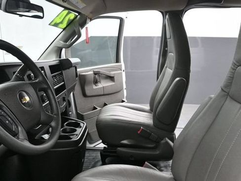 Used 2024 Chevrolet Express 3500 LS RWD image 21