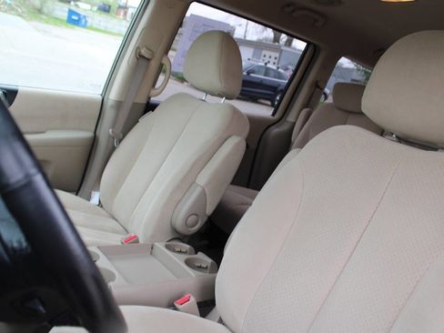 Used 2007 Hyundai Entourage GLS FWD image 20