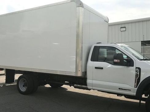 New 2026 Ford F550 4x4 Regular Cab Super Duty image 3