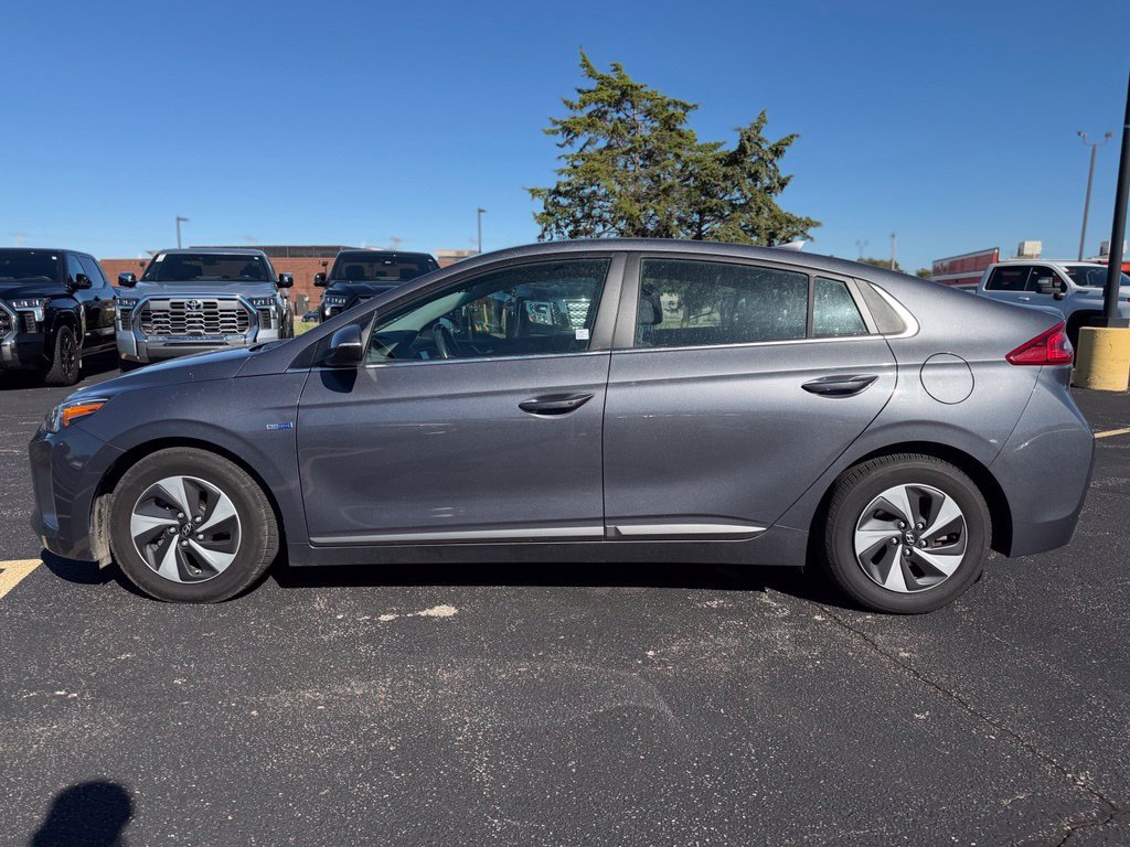 Used 2017 Hyundai Ioniq SEL FWD image 4