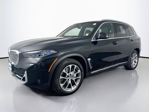 Used 2026 BMW X5 xDrive50e w/ Climate Comfort Package AWD/4WD image 2