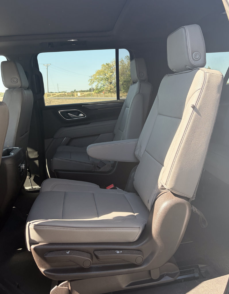 Used 2023 GMC Yukon XL SLT w/ SLT Premium Package AWD/4WD image 25