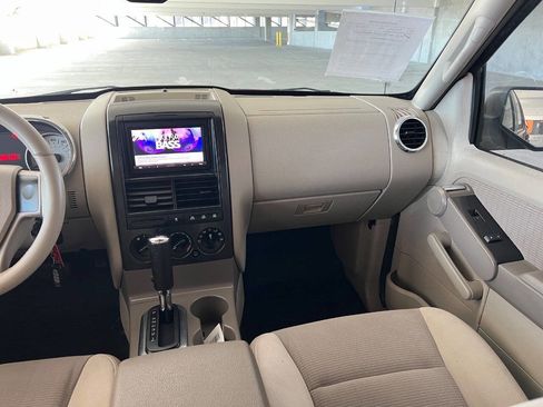 Used 2007 Ford Explorer Sport Trac XLT image 13