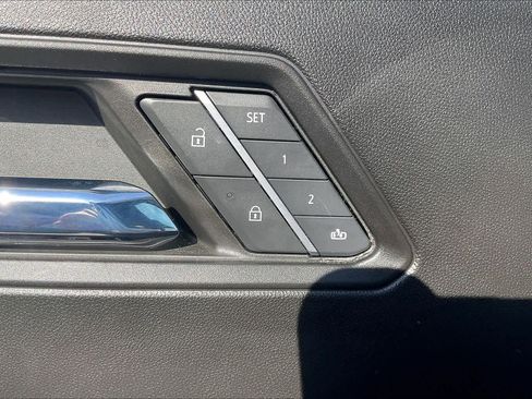 Certified 2024 GMC Canyon AT4 w/ AT4 Premium Package image 14