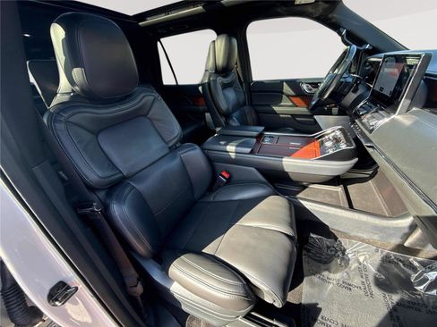 Used 2023 Lincoln Navigator L Reserve AWD/4WD image 23