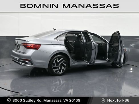 Used 2023 Volkswagen Jetta SEL image 33