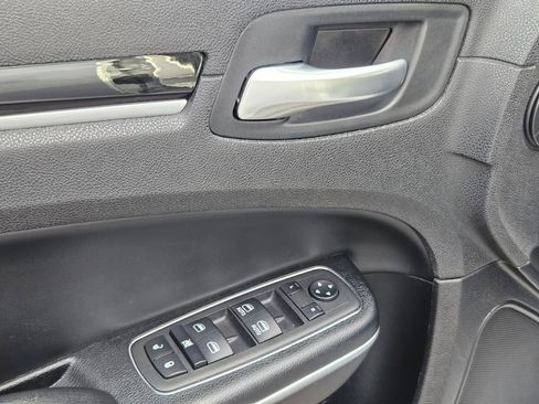 Used 2023 Chrysler 300 S image 11