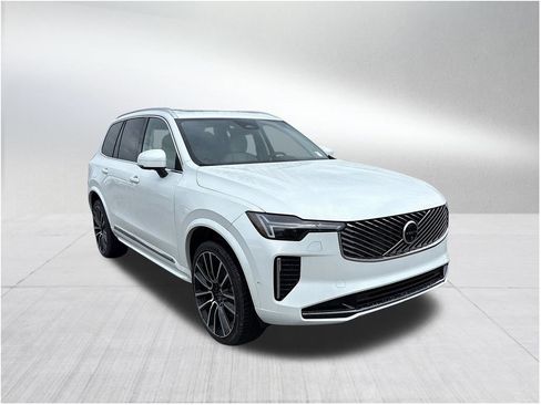 New 2026 Volvo XC90 B5 Ultra image 3