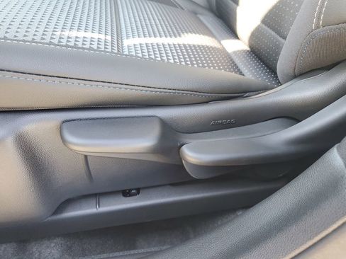 New 2026 Chevrolet Trax LT image 21