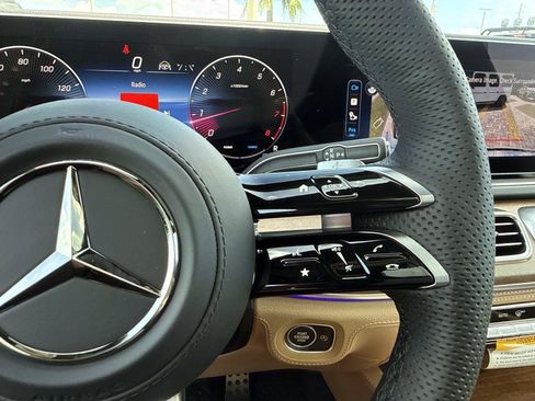 New 2026 Mercedes-Benz GLS 580 4MATIC image 33