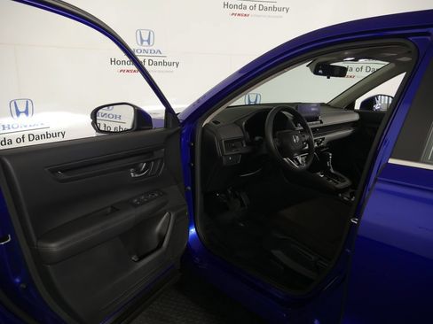 Used 2024 Honda CR-V LX image 11