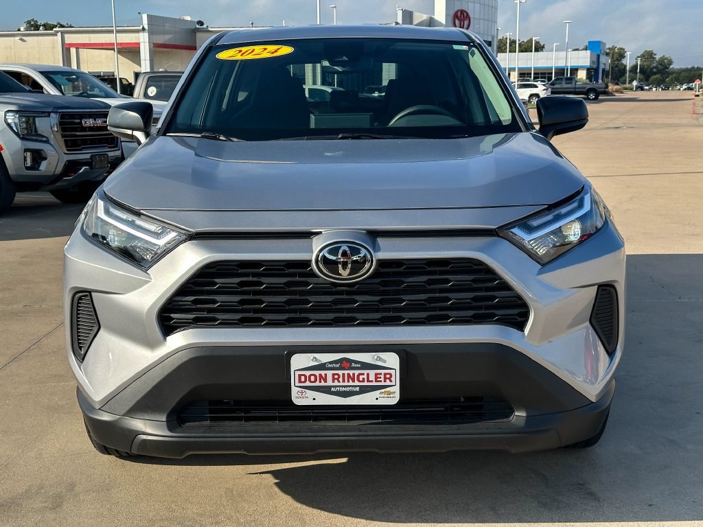 Used 2024 Toyota RAV4 LE FWD image 8